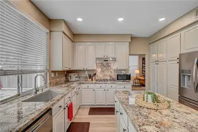 4702 Grand Ridge Court Kitchen