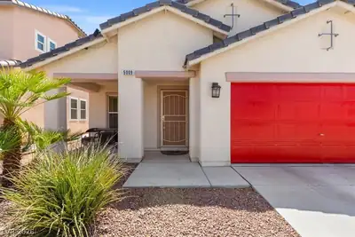 5009 Lone Wolf Avenue, Las Vegas, NV 89131 Front of Structure