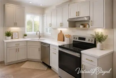 1310 Franklin Avenue, Las Vegas, NV 89104 Kitchen
