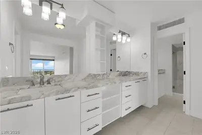 3111 Bel Air Drive 18F Primary Bathroom