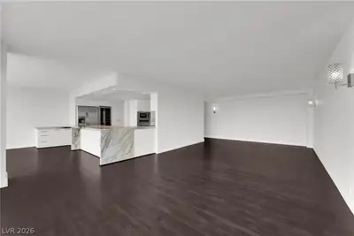3111 Bel Air Drive 18F Kitchen