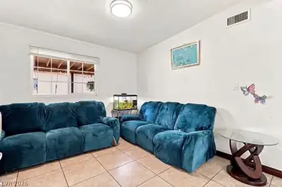 304 North Minnesota Street Living Room