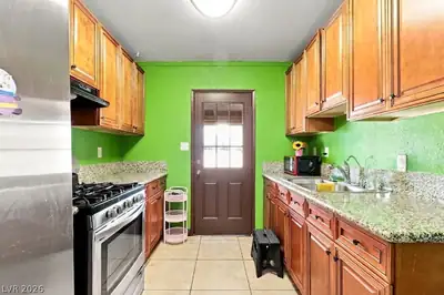 304 North Minnesota Street Kitchen