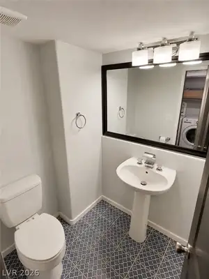 1830 Box Springs Avenue, North Las Vegas, NV 89031 Bathroom