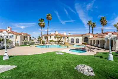 698 South Racetrack Road 1512 Pool