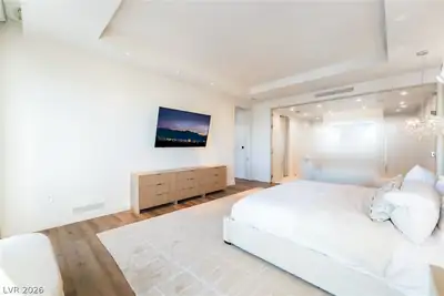 3750 South Las Vegas Boulevard 4002/03 Bedroom