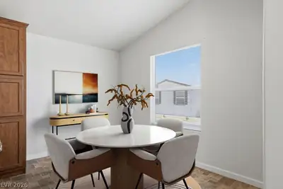 367 Myrtle Beach Street Dining Area