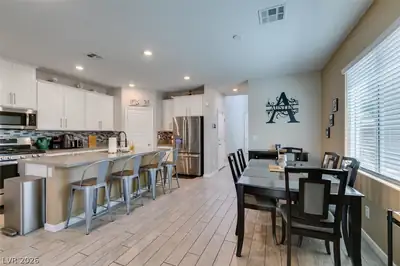 4333 Panoramic View Avenue Kitchen