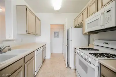 7107 South Durango Drive 306 Kitchen