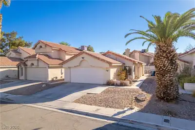 2681 Prairie Dunes Drive, Las Vegas, NV 89142 Front of Structure