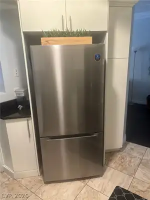 260 FLAMINGO Road 109 Kitchen