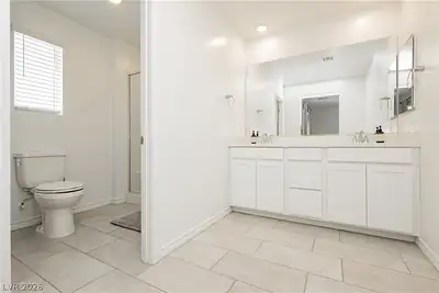 10713 Bendmore Court, Las Vegas, NV 89166 Primary Bathroom