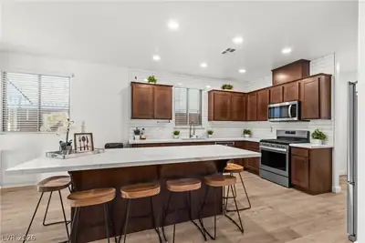 6195 Pine Banks Court, Las Vegas, NV 89141 Kitchen