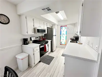 1405 Vegas Valley Drive 206 Kitchen