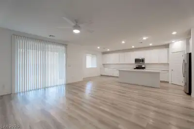 6822 Greensmen Avenue Living Room