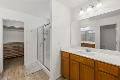 2106 Mystic Wave Road, North Las Vegas, NV 89031 Primary Bathroom