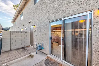 587 Sellers Place Patio