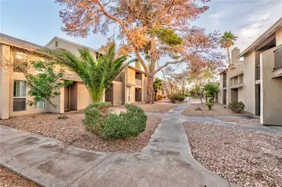 587 Sellers Place Yard