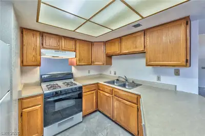 587 Sellers Place Kitchen