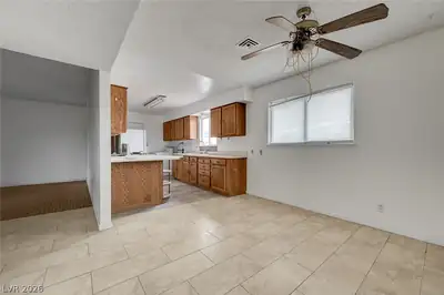 140 Kola Street, Henderson, NV 89015 Kitchen