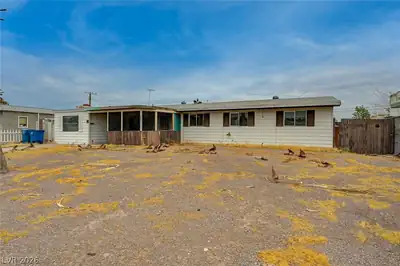 140 Kola Street, Henderson, NV 89015 Front of Structure