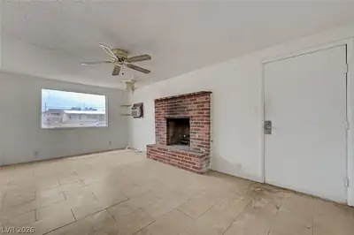 140 Kola Street, Henderson, NV 89015 Living Room