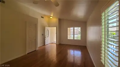 1413 IRON SPRINGS Drive Entrance Foyer