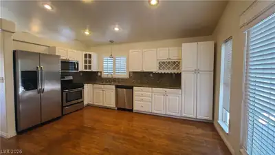 1413 IRON SPRINGS Drive Kitchen