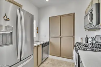 1401 Red Crest Lane 201 Kitchen