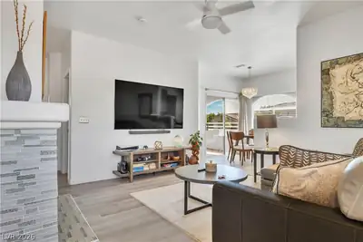 1401 Red Crest Lane 201 Living Room