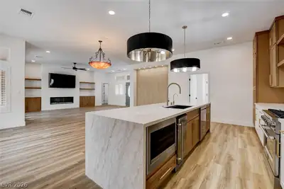 2621 Hanging Rock Drive, Las Vegas, NV 89134 Kitchen