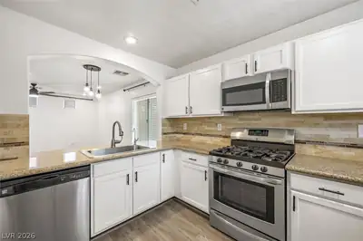 6244 Anticline Avenue, Las Vegas, NV 89139 Kitchen