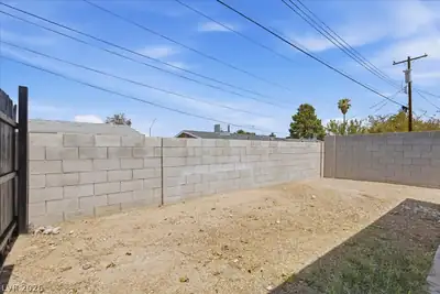 3912 Casa Grande Avenue, Las Vegas, NV 89102 Yard