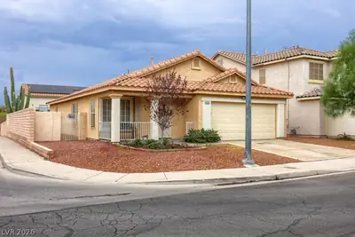 976 Skyforest Drive, Henderson, NV 89011 Front of Structure