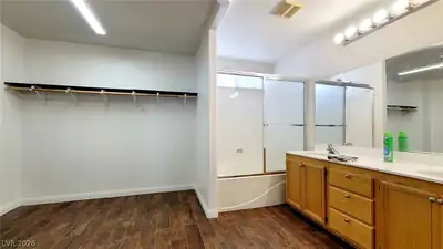 8344 Golden Cypress Avenue, Las Vegas, NV 89117 Primary Bathroom