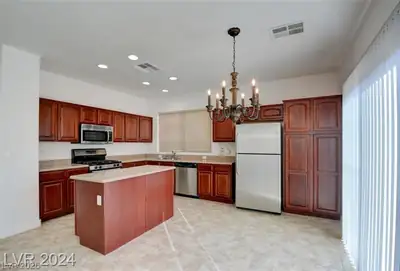 4736 Killington Street, Las Vegas, NV 89129 Kitchen