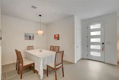 600 North Carriage Hill Drive 1035 Dining Area
