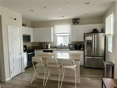 11290 Hidden Peak Avenue 212, Las Vegas, NV 89135 Kitchen