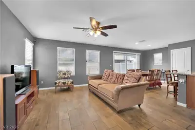 3674 Via Sonja Avenue, Las Vegas, NV 89115 Living Room