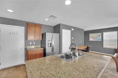 3674 Via Sonja Avenue, Las Vegas, NV 89115 Kitchen