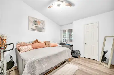 2725 South Nellis Boulevard 2103 Bedroom