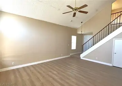7013 BROWN DERBY Circle 0 Living Room