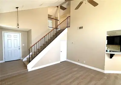 7013 BROWN DERBY Circle 0 Living Room