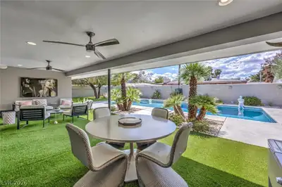 1408 South 6th Street Patio