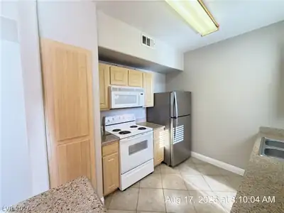 8000 West Badura Avenue 1141 Kitchen