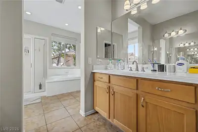 1045 Via Canale Drive Primary Bathroom