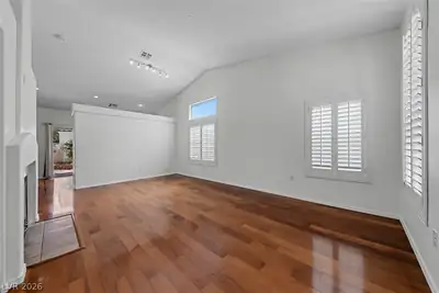 1833 STABLEGATE Avenue 1 Living Room