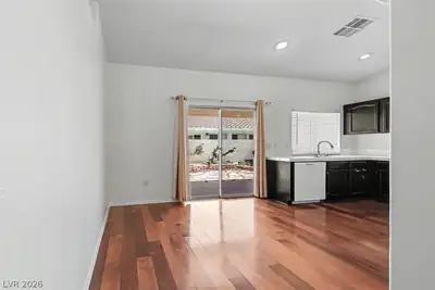 1833 STABLEGATE Avenue 1 Dining Area