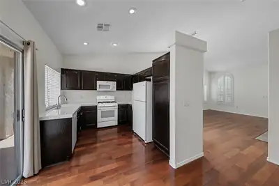 1833 STABLEGATE Avenue 1 Kitchen