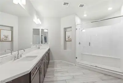 8727 Twisted Vine Lane Primary Bathroom